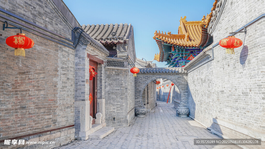 古巷风光 红灯笼点缀古韵
