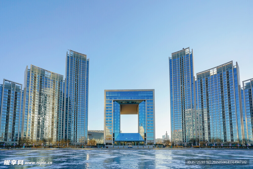 现代都市摩天建筑群景观