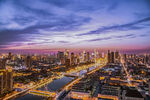 城市璀璨夜景俯瞰图