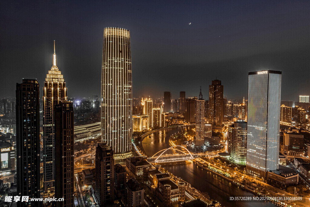 都市璀璨夜景俯瞰图
