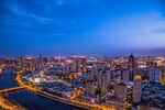 城市璀璨夜景俯瞰图