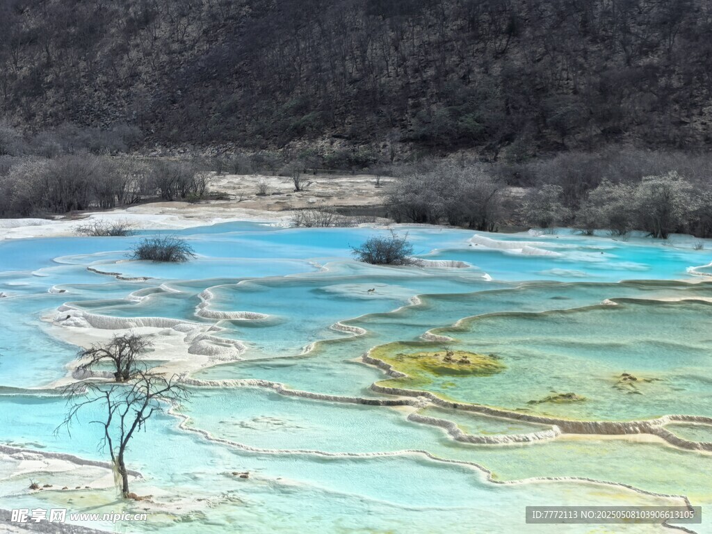 梦幻五彩池美景