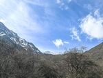 山间蓝天美景
