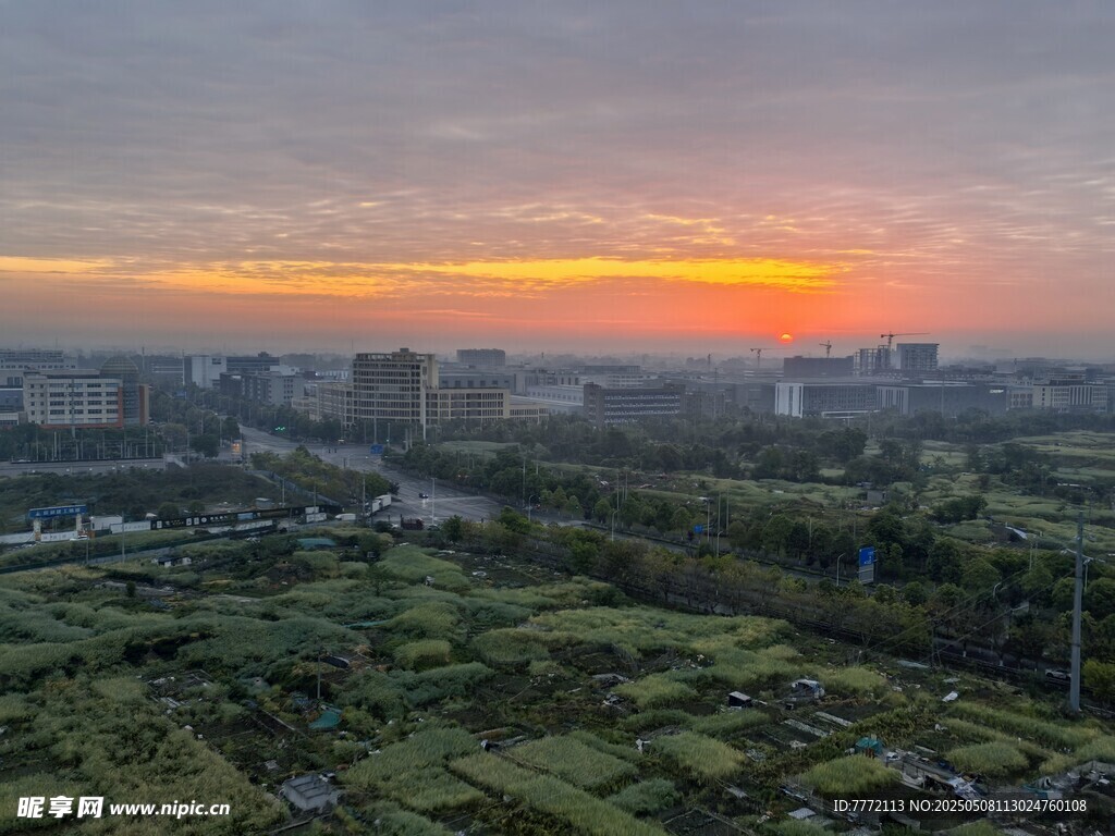 城市日出美景