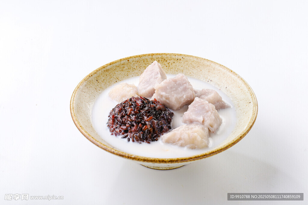 椰汁紫米芋头甜品