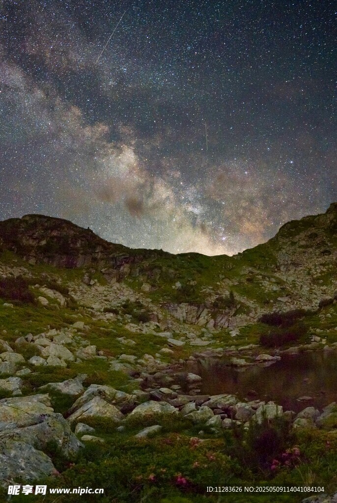 山间夜空美景