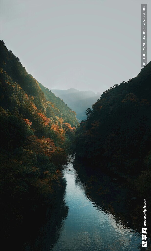 山间河流美景