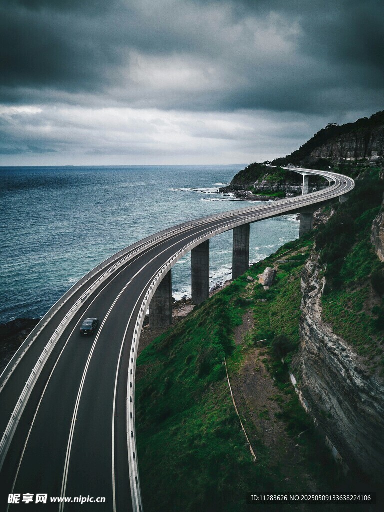 沿海蜿蜒公路美景