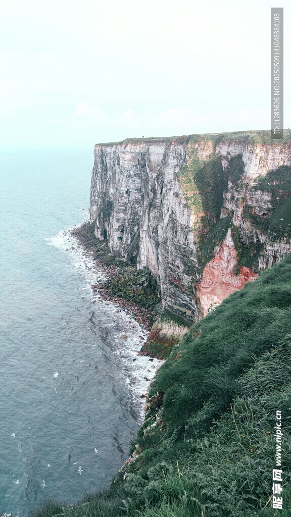 海岸悬崖边的自然美景