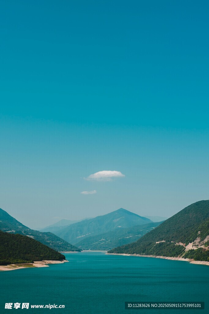 美丽湖山风景