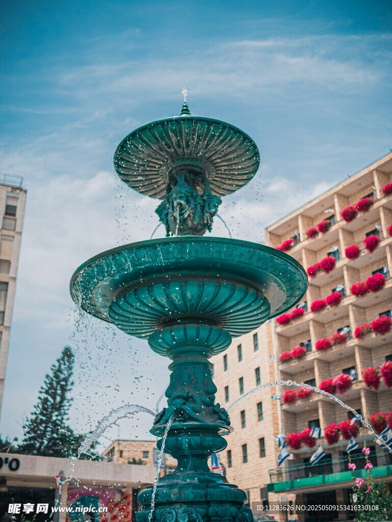 城市中的精美喷泉景观