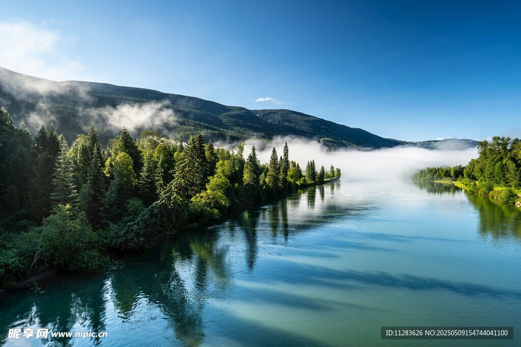 宁静山水间的自然美景