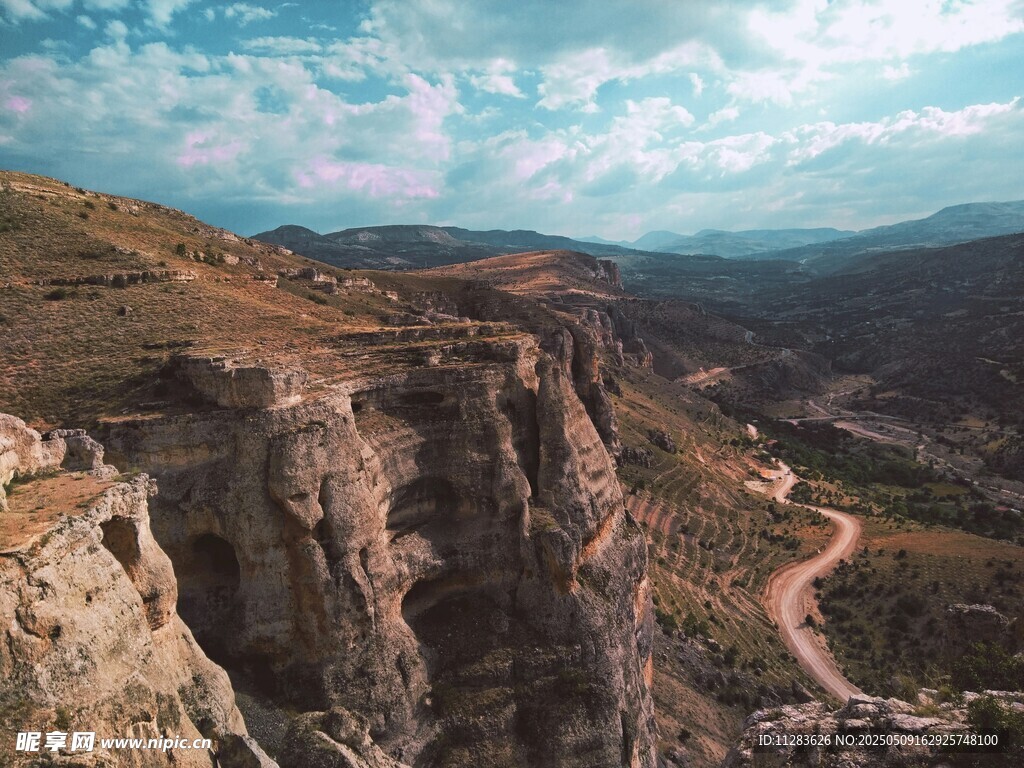 壮丽峡谷风光俯瞰美景
