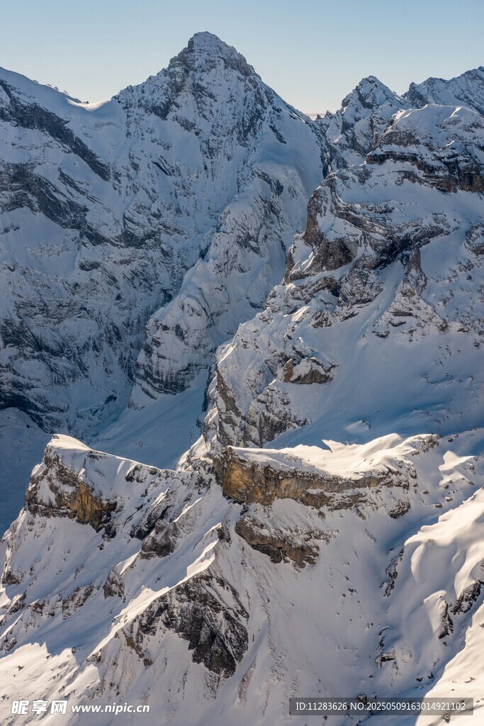 雪山壮丽景观