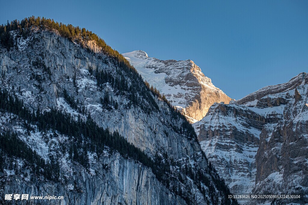 壮丽雪山美景