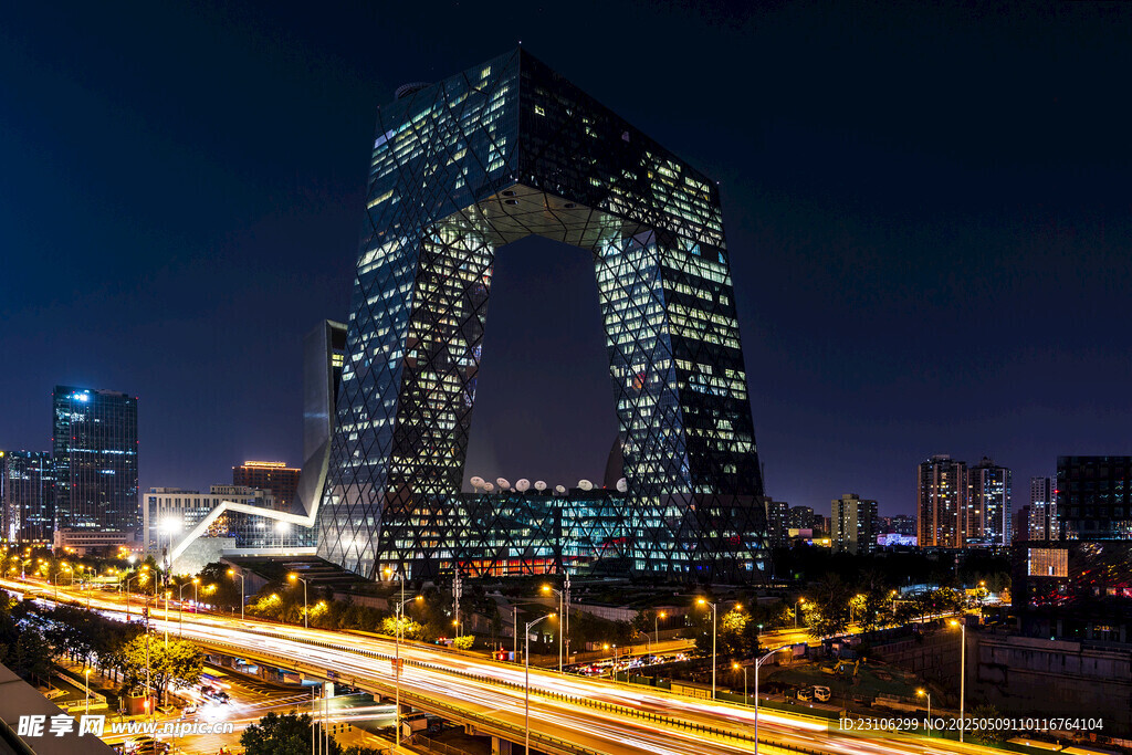 北京夜景中的独特建筑