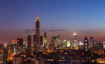 都市璀璨夜景天际线