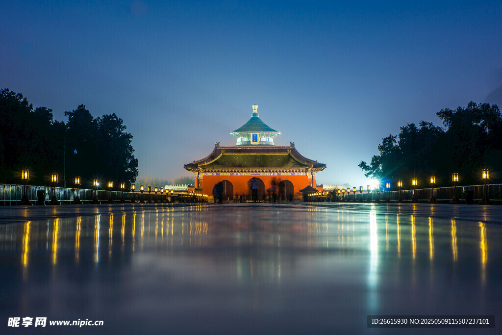 夜幕下的中式建筑景观