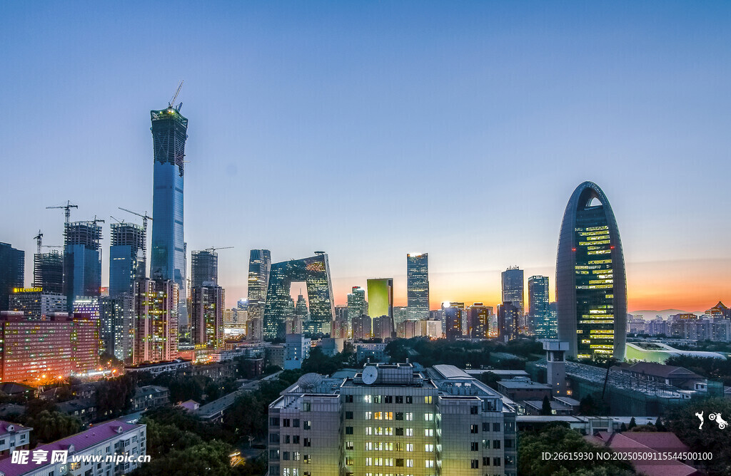 都市黄昏天际线景观