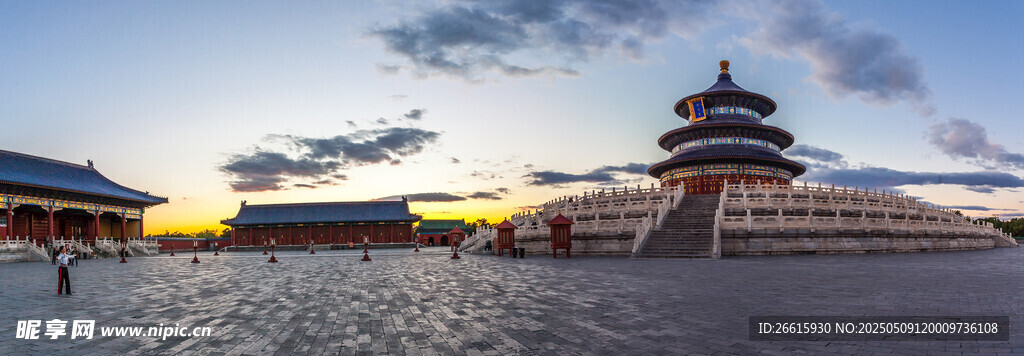 天坛美景 天空云彩相映成趣
