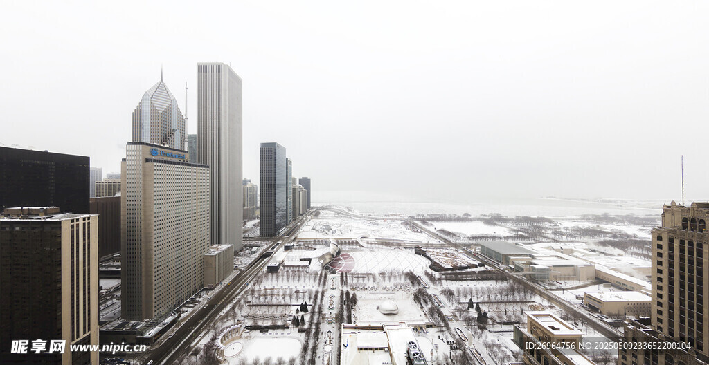 雪后城市高楼景观