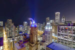 城市璀璨夜景俯瞰图