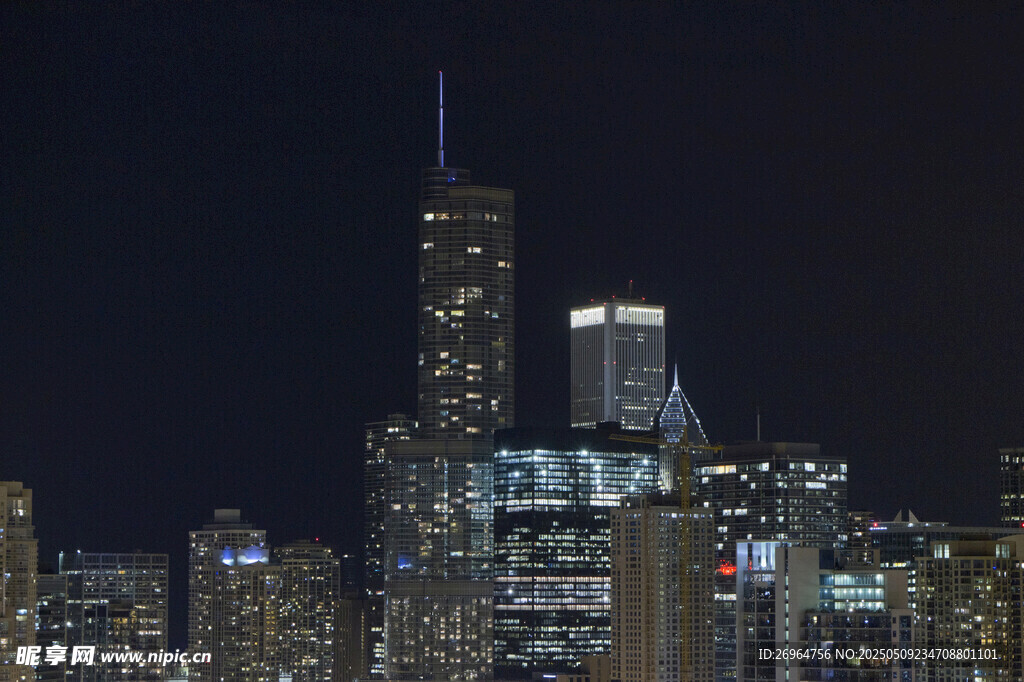 繁华都市夜景璀璨高楼
