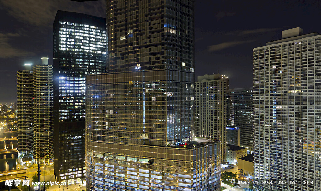 城市璀璨夜景俯瞰图