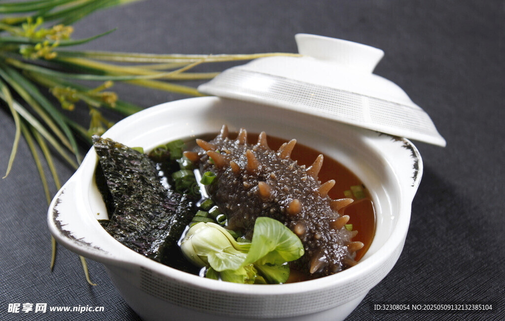 日式盖碗海鲜蔬菜料理