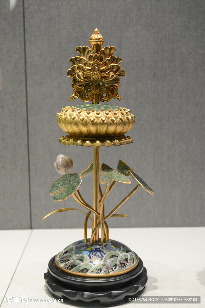 铜胎掐丝珐莲花造型精美摆件