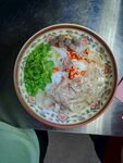 美味营养的肉片蔬菜粥