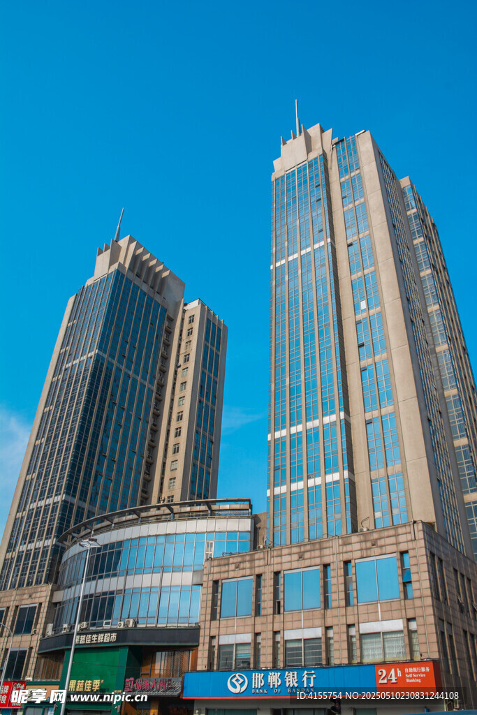 都市摩天大楼建筑群
