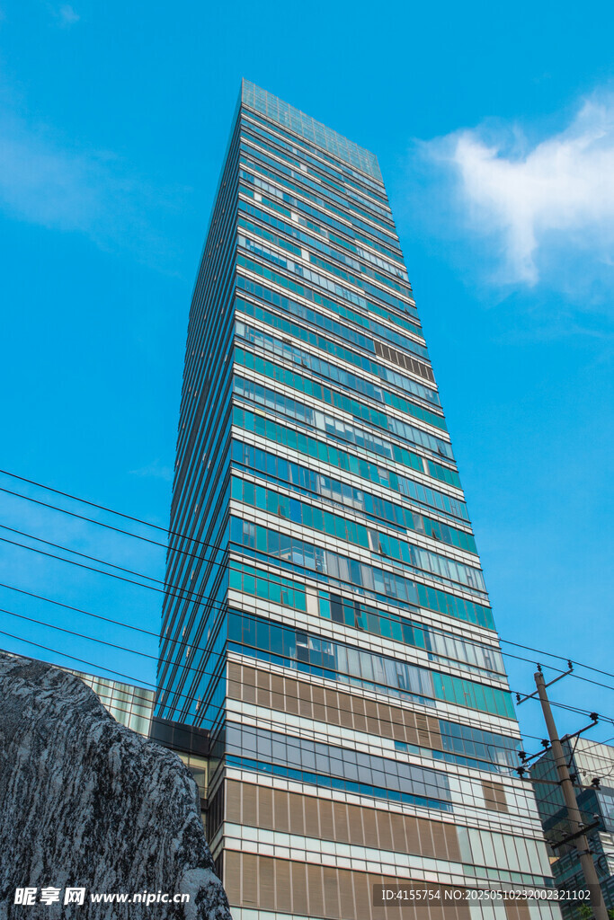 高耸摩天大楼外观景致