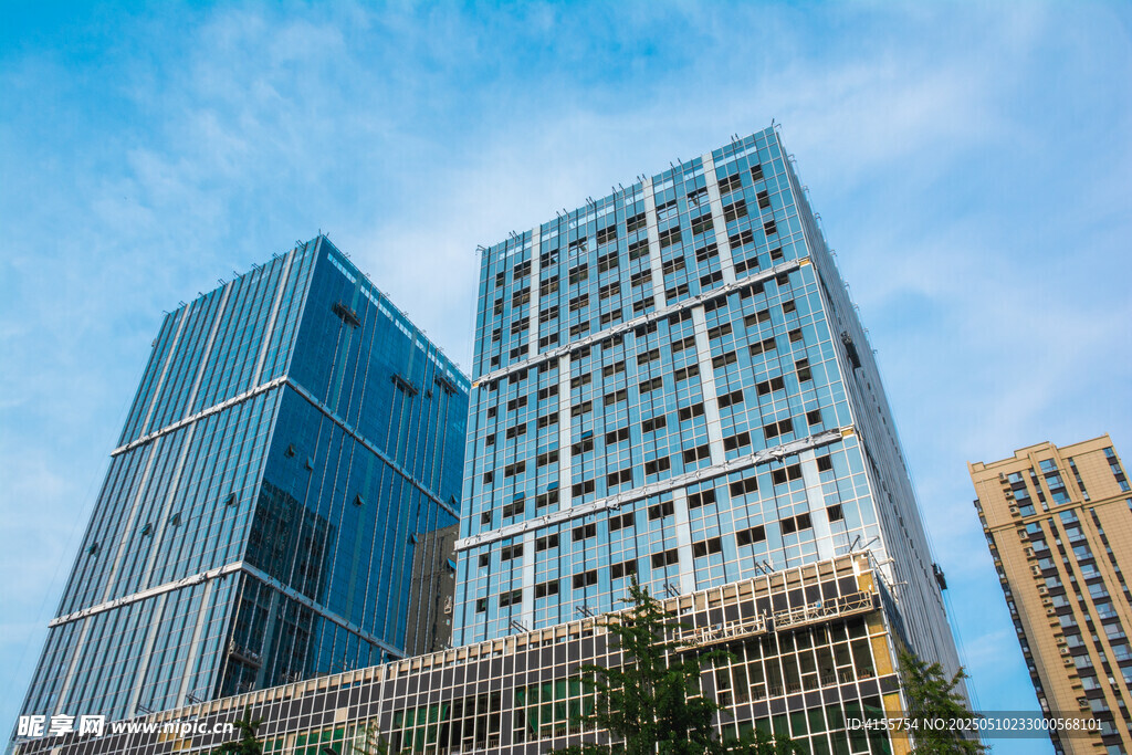 现代都市摩天办公大楼