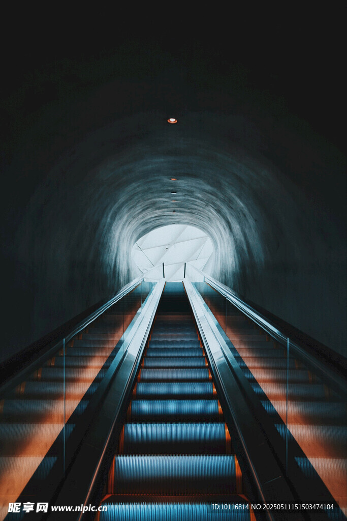 手扶梯