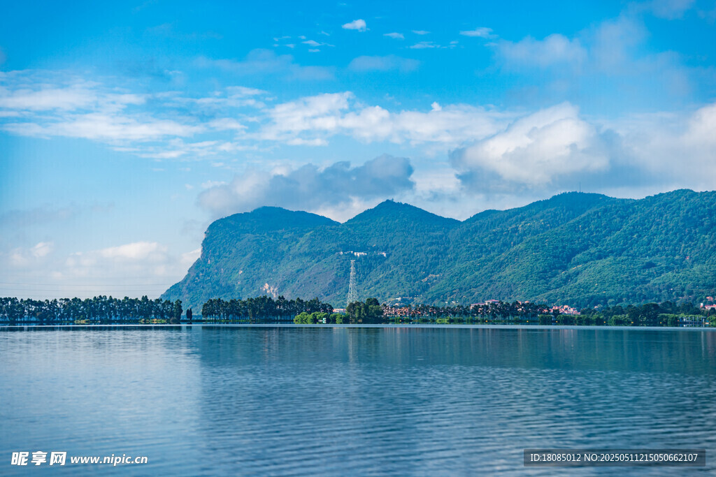 宁静山水湖景自然风光图