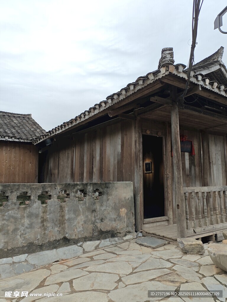 芭莎苗寨