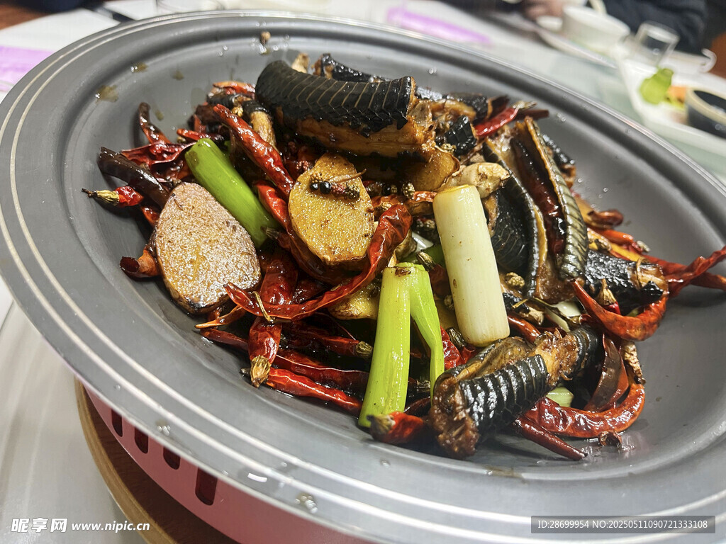 美味香锅食材丰富诱人