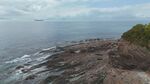 海边嶙峋礁石与辽阔海景
