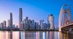 城市河畔璀璨天际线景观