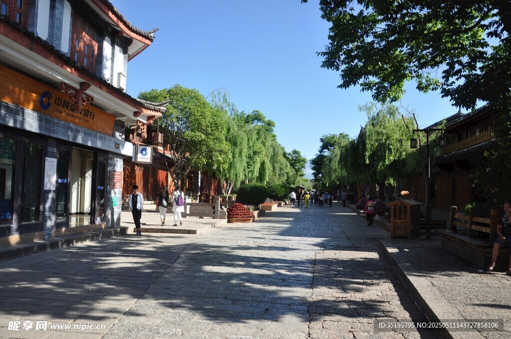 古街小巷的宁静风光