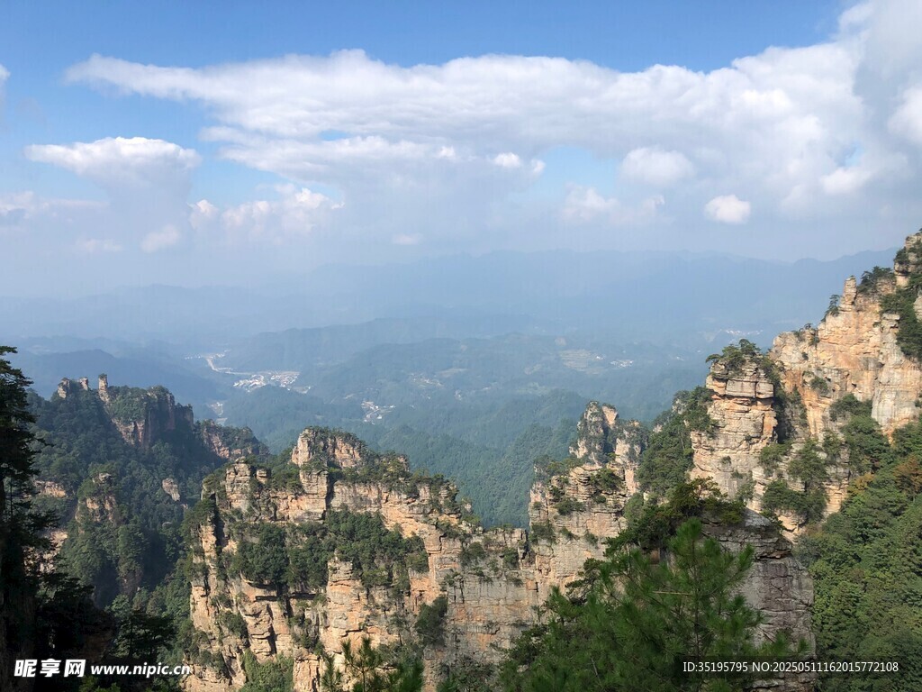 壮丽山峰景观