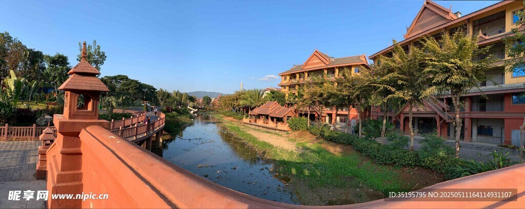 河畔建筑景观