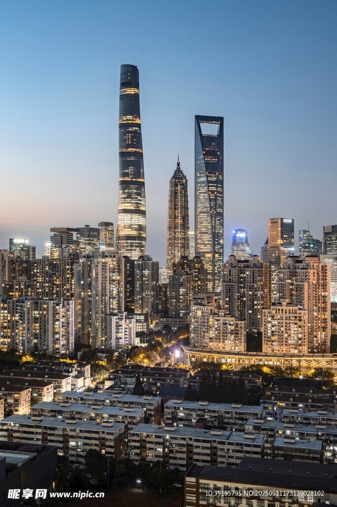 上海城市天际线繁华夜景