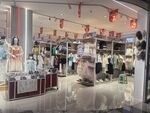 时尚童装店内部陈列展示