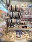 多彩饰品陈列展示