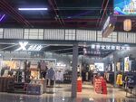 时尚潮流品牌店铺内景