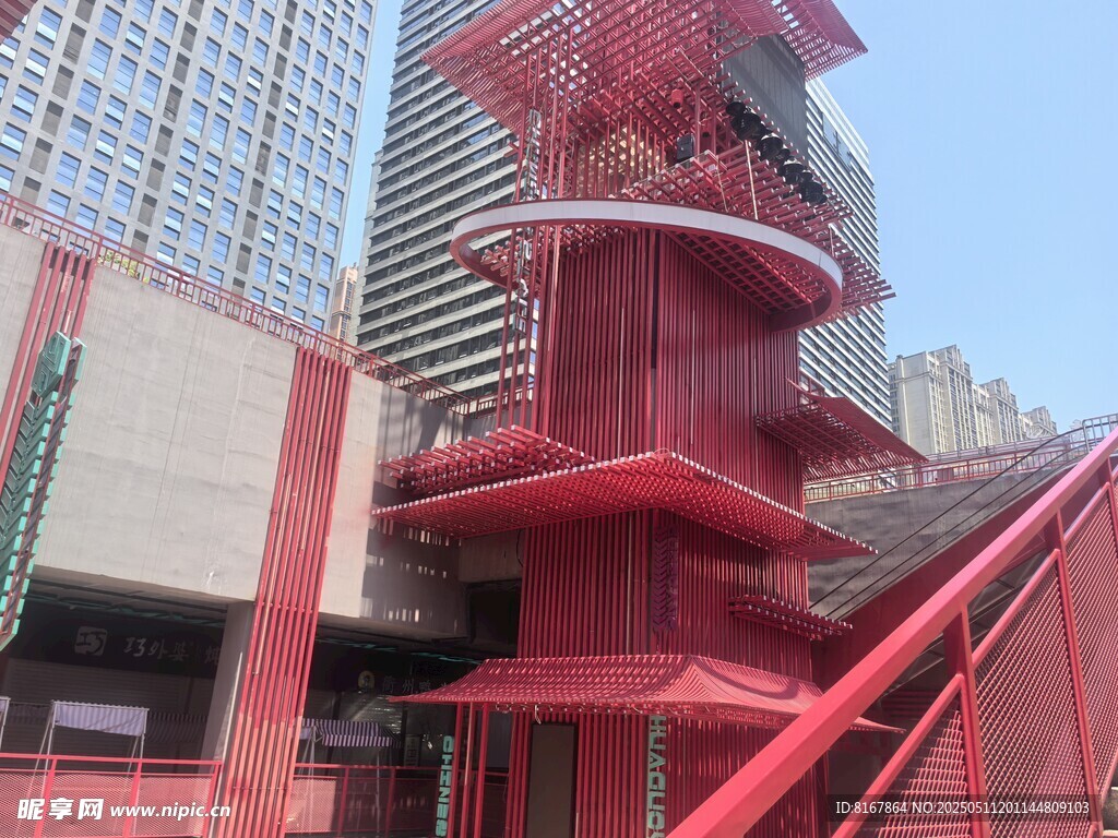 红色旋转建筑外观景观