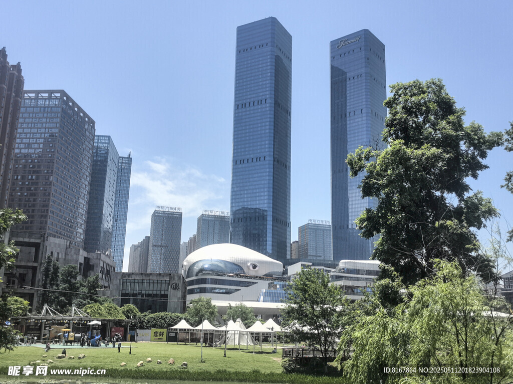 海豚广场
