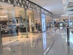 现代时尚的商场内部空间